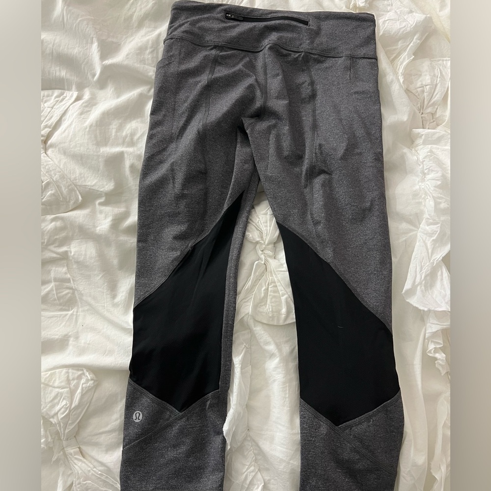 Lululemon Gray and Black crop Leggings